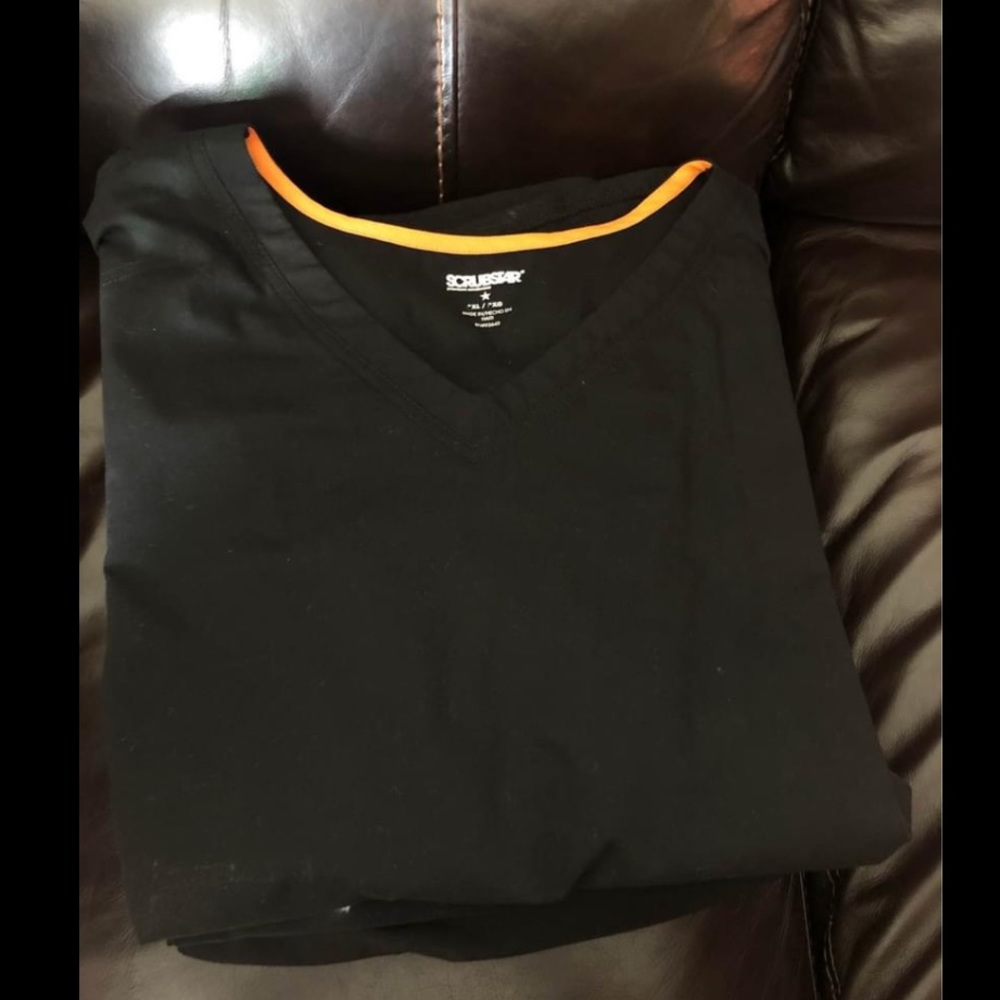 4 Pairs Scrub Tops (3XL)
